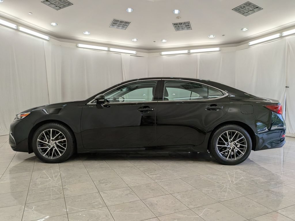 Used 2017 Lexus ES 350 w/ Luxury Package FWD image 5