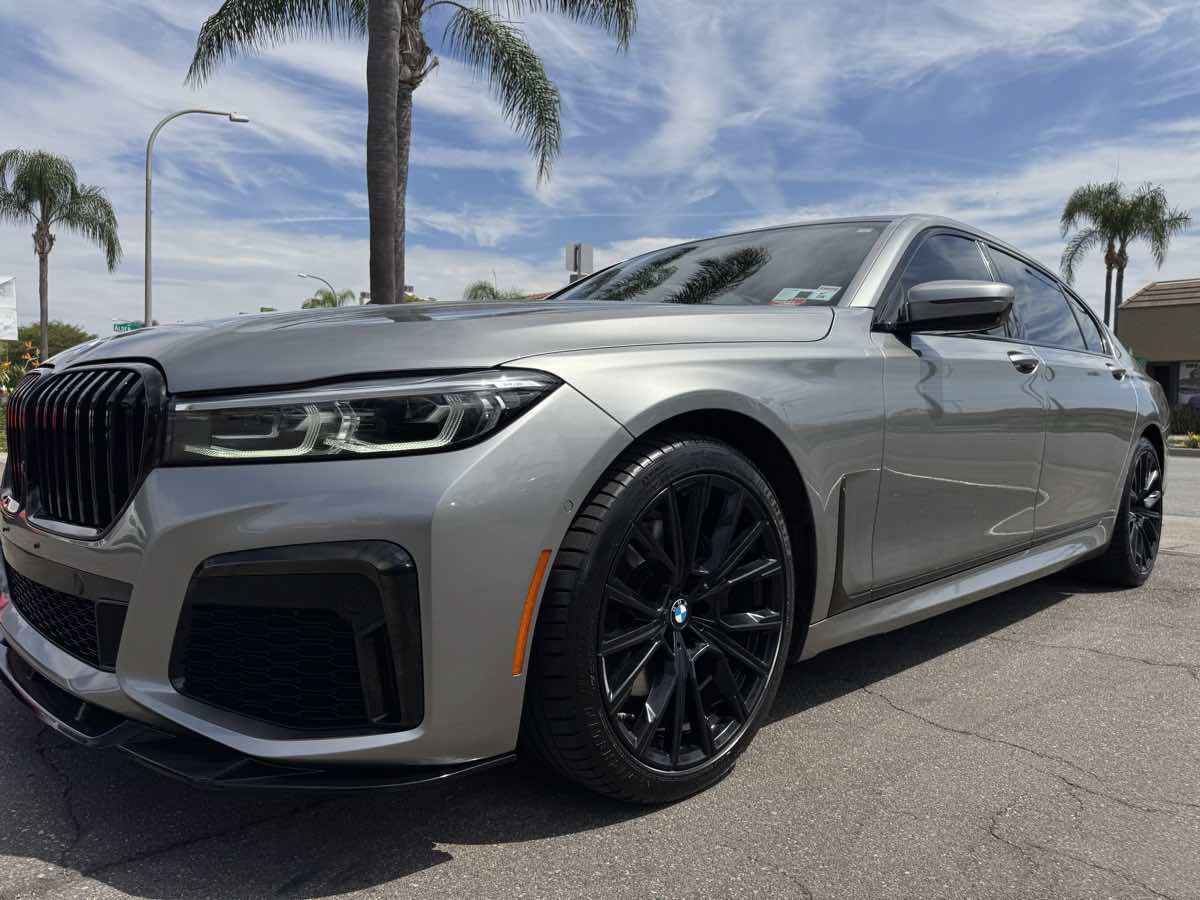 Used 2021 BMW 740i w/ M Sport Package image 13