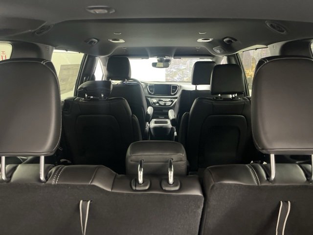 New 2025 Chrysler Voyager LX image 30
