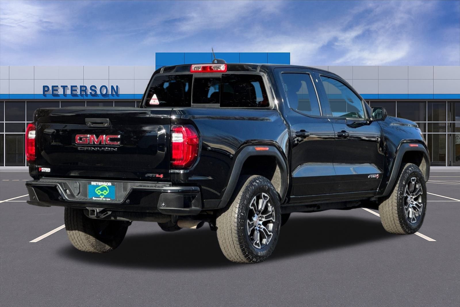 Used 2024 GMC Canyon AT4 w/ Technology Package image 4