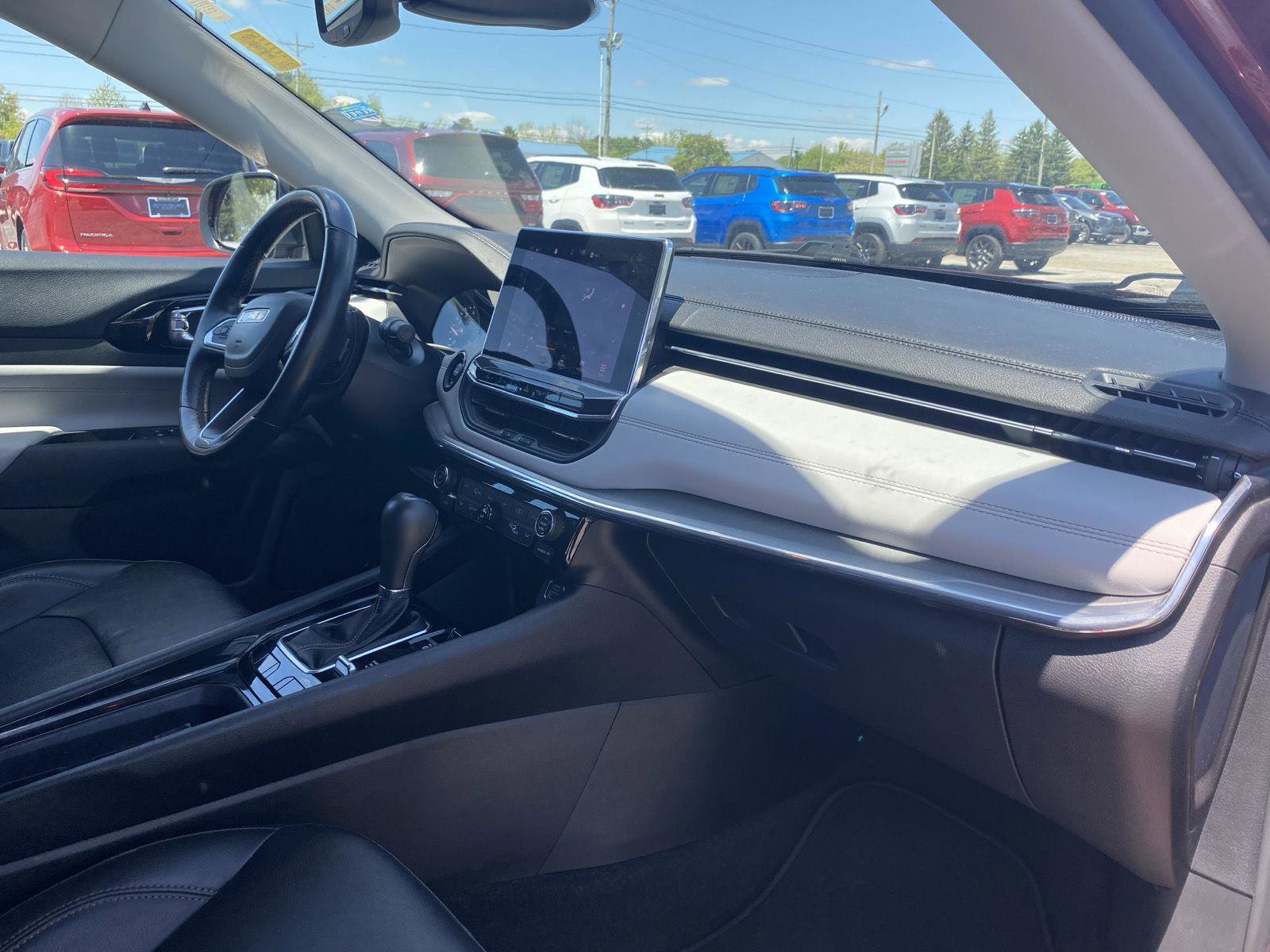 Used 2022 Jeep Compass Limited AWD/4WD image 38
