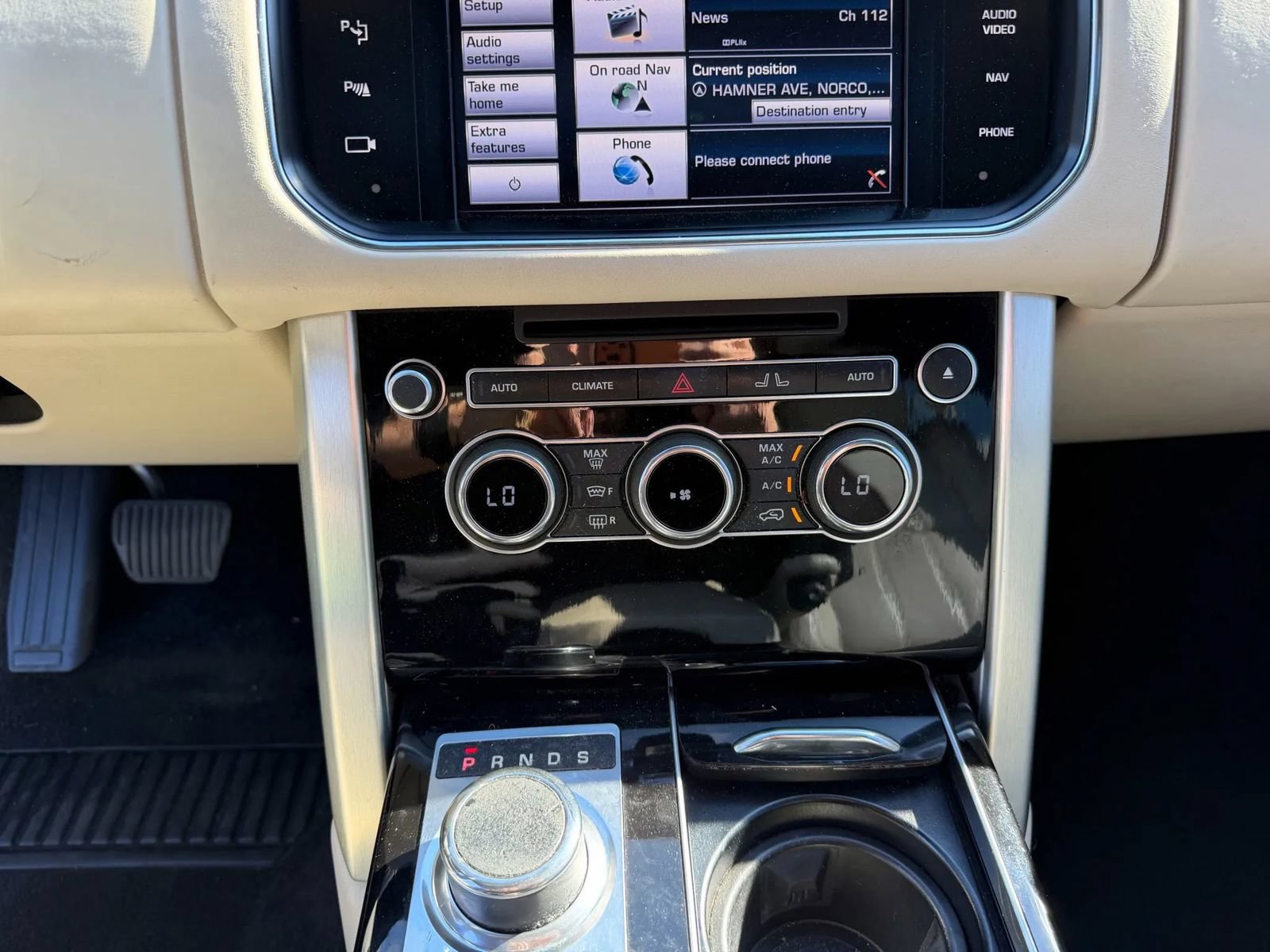 Used 2014 Land Rover Range Rover HSE AWD/4WD image 25