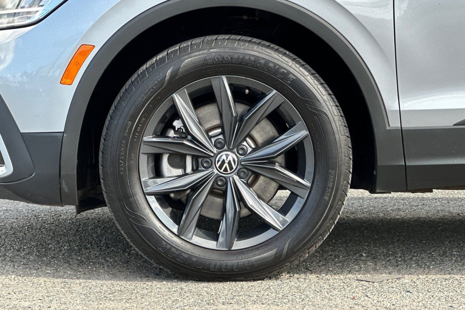 Used 2024 Volkswagen Tiguan SE FWD image 26