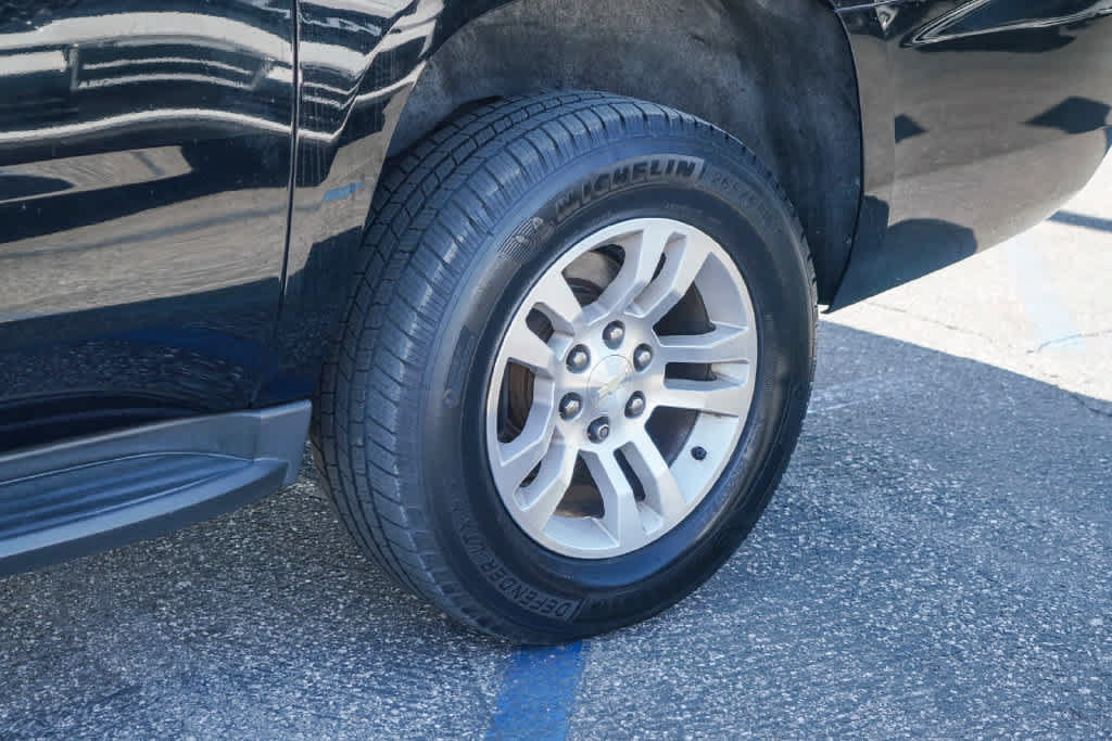 Used 2015 Chevrolet Suburban LT AWD/4WD image 10