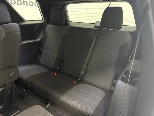Used 2023 Chevrolet Traverse LT FWD image 26