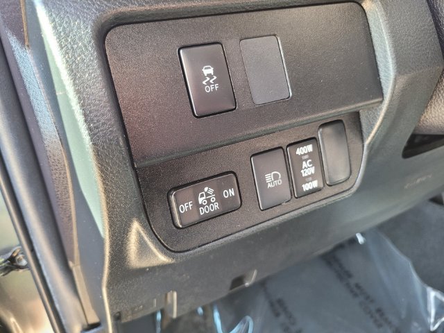 Used 2022 Toyota Tacoma TRD Off-Road w/ Technology Package AWD/4WD image 19