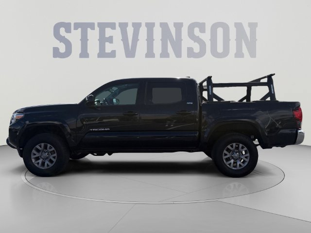 Used 2019 Toyota Tacoma SR5 AWD/4WD image 2