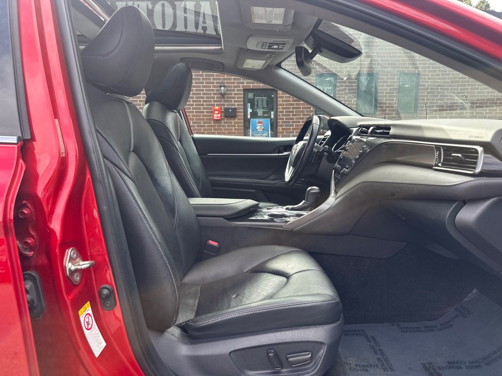 Used 2019 Toyota Camry XSE image 20