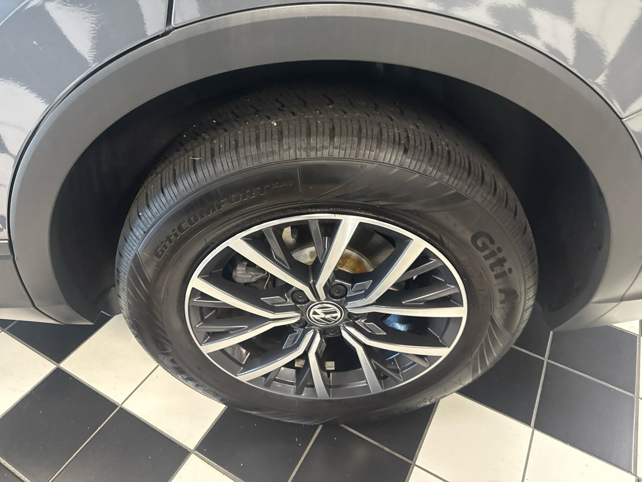 Used 2019 Volkswagen Tiguan S image 8