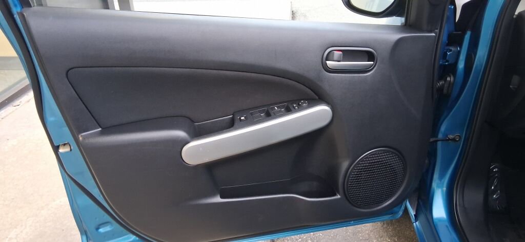 Used 2011 MAZDA MAZDA2 Touring image 20