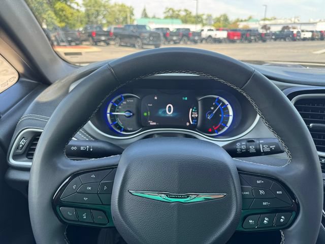 Certified 2024 Chrysler Pacifica Limited FWD image 22