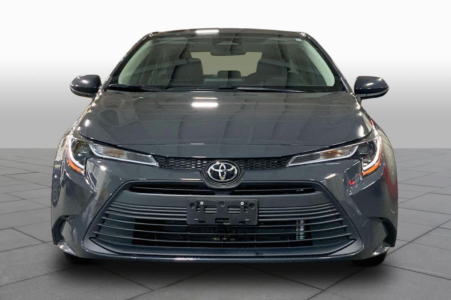 Used 2023 Toyota Corolla LE FWD image 4