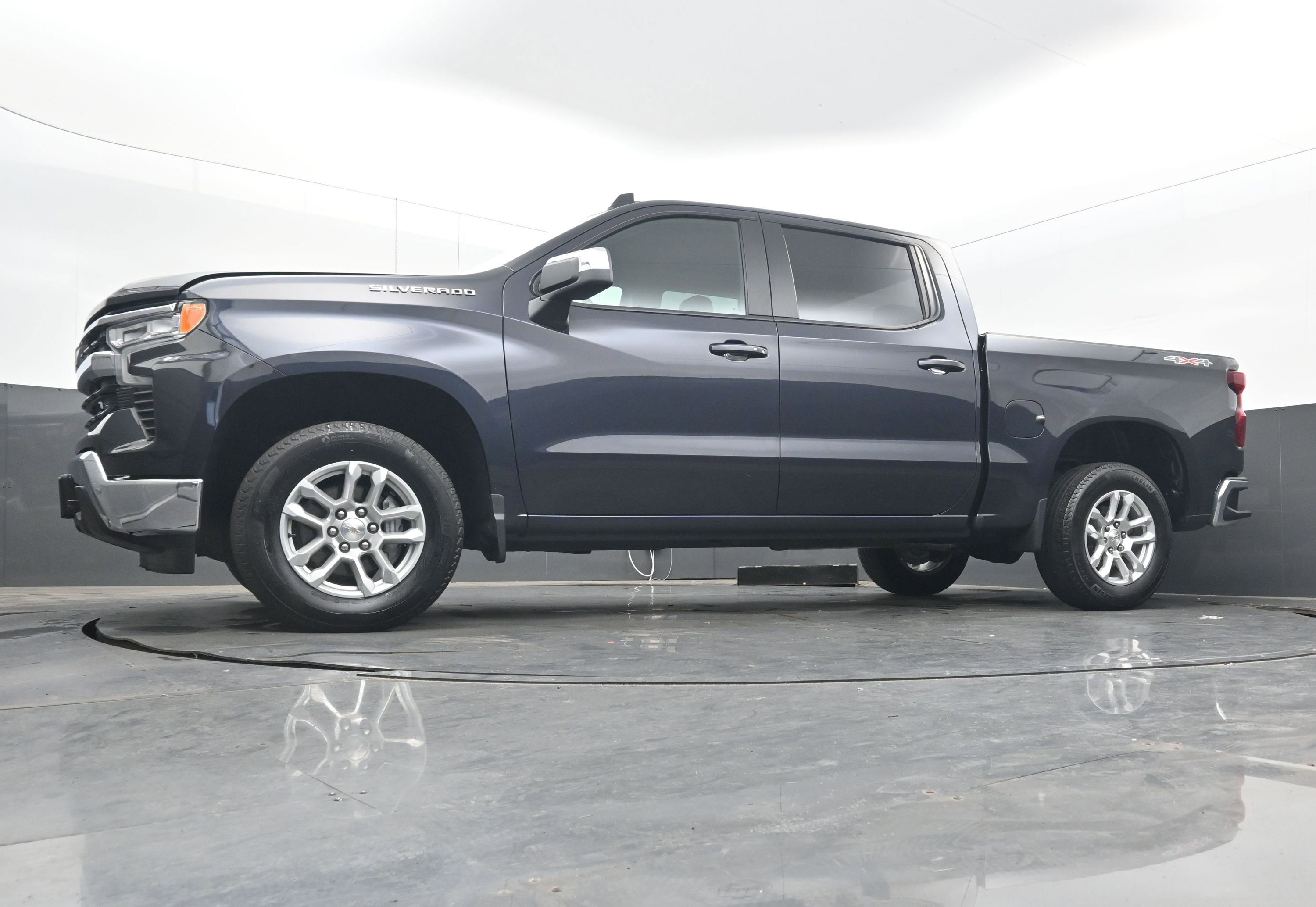 Used 2024 Chevrolet Silverado 1500 LT image 22