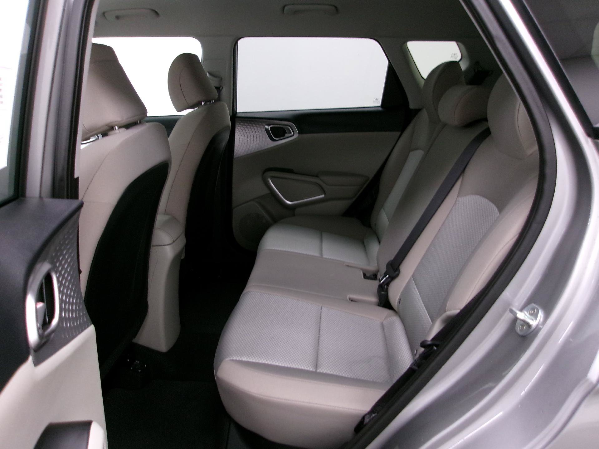 Used 2022 Kia Soul LX FWD image 9