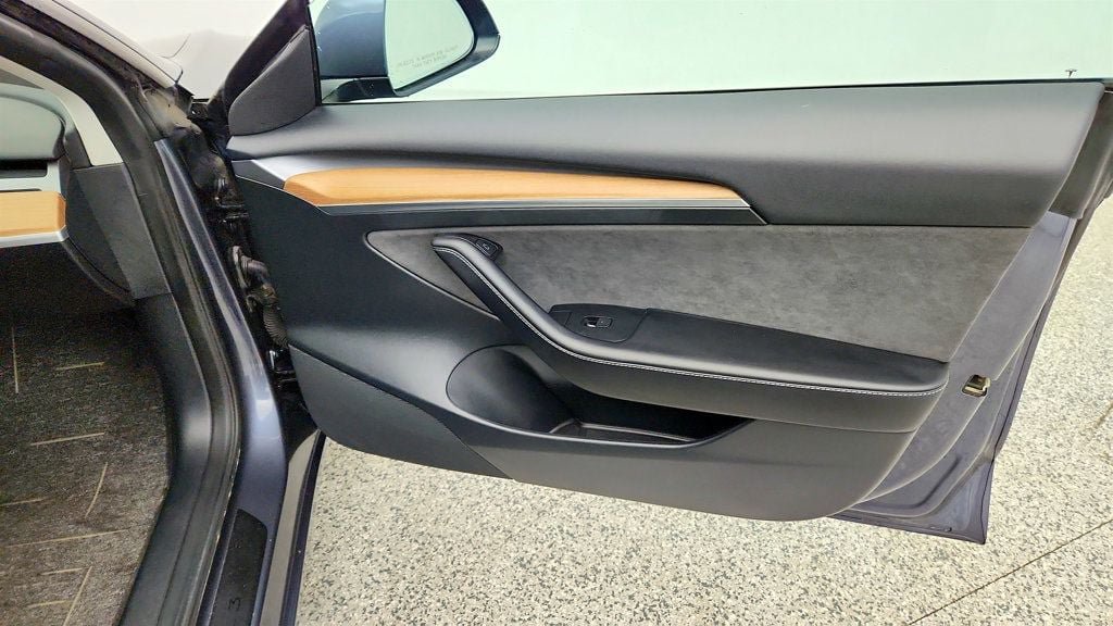Used 2023 Tesla Model 3 Standard Range RWD image 30