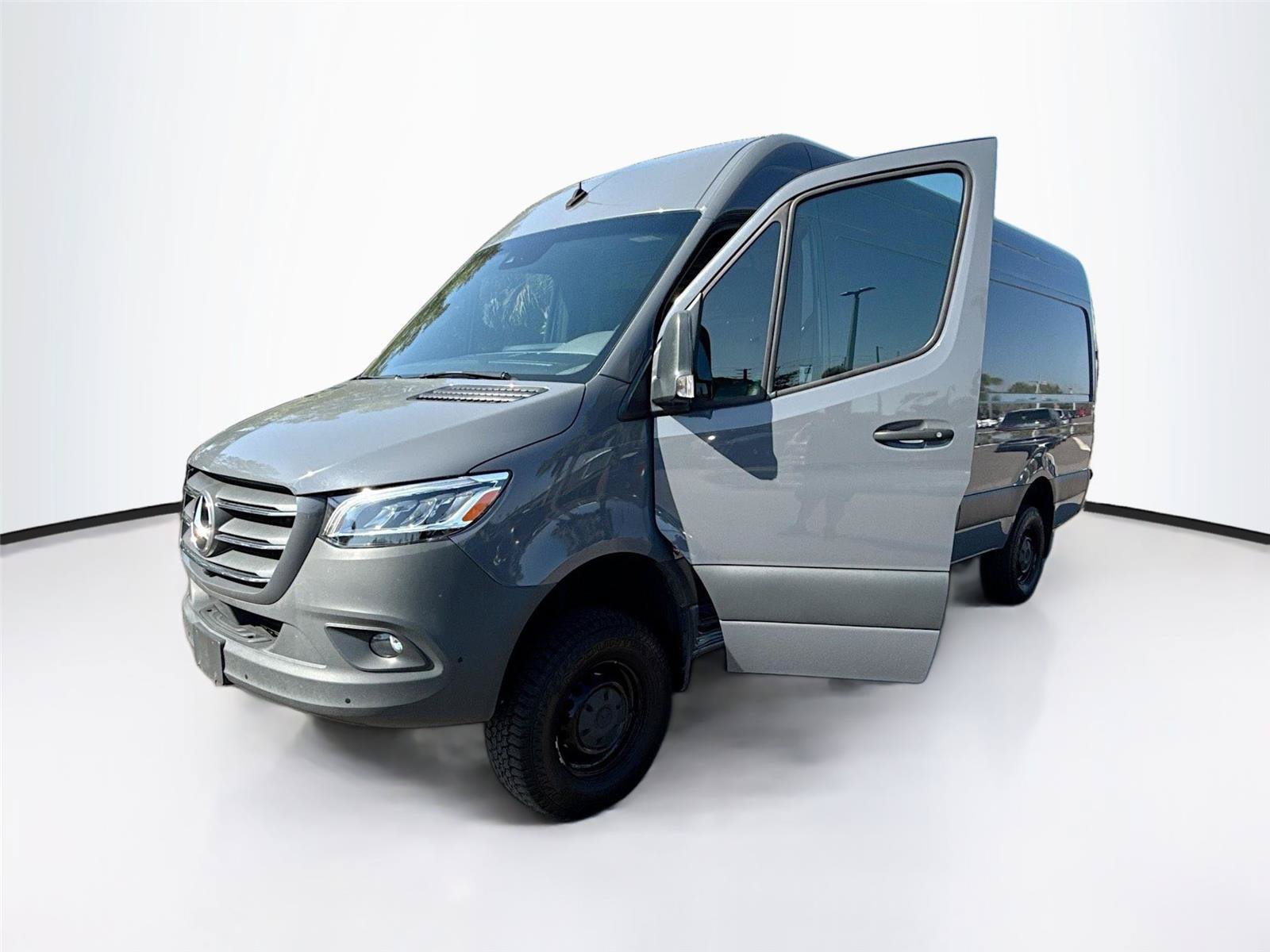 Used 2024 Mercedes-Benz Sprinter 2500 image 25
