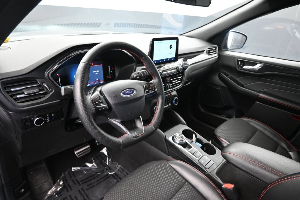 Used 2024 Ford Escape ST-Line w/ Cold Weather Package FWD image 17