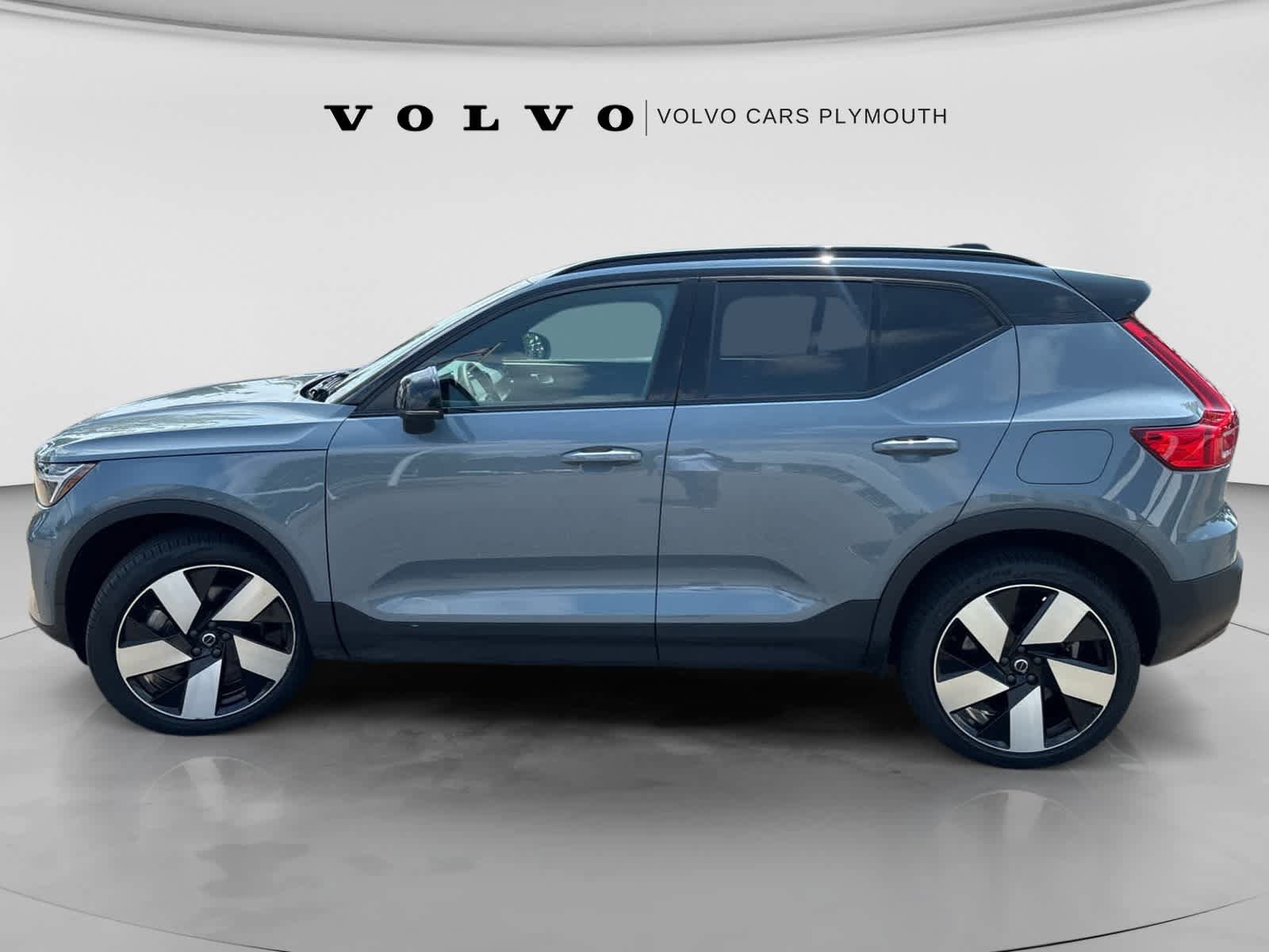 Used 2023 Volvo XC40 Recharge Plus AWD/4WD image 5