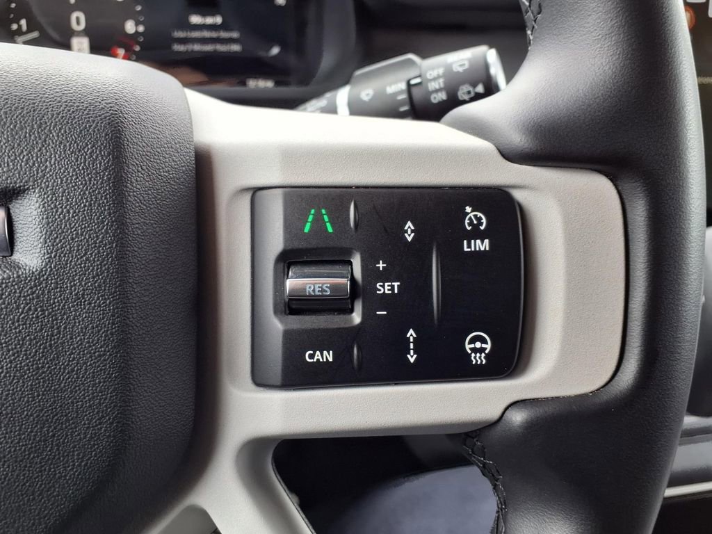 Used 2025 Land Rover Defender 110 S image 14