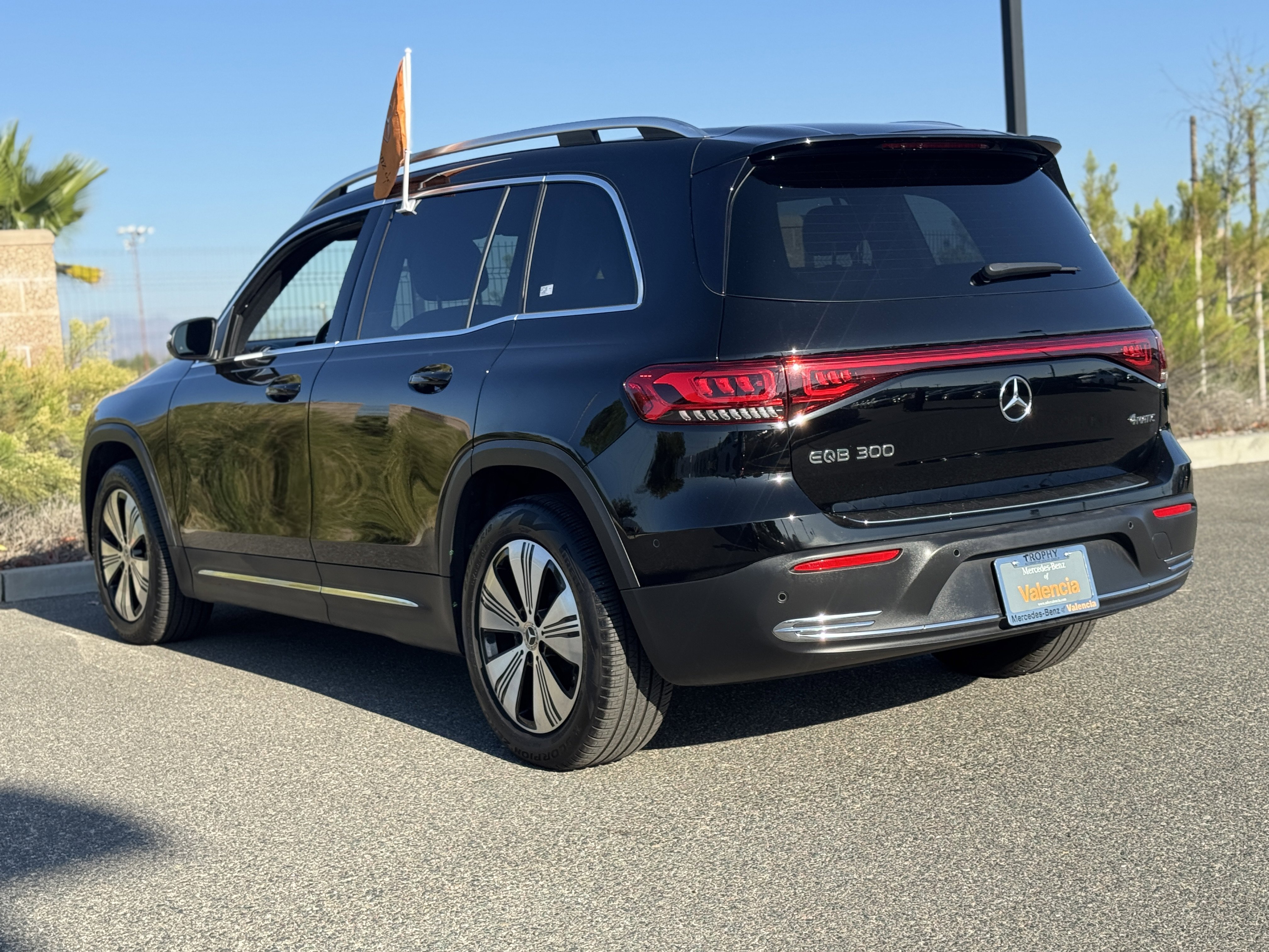 Certified 2023 Mercedes-Benz EQB 300 4MATIC image 11