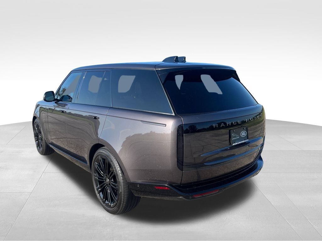Used 2025 Land Rover Range Rover SE AWD/4WD image 3