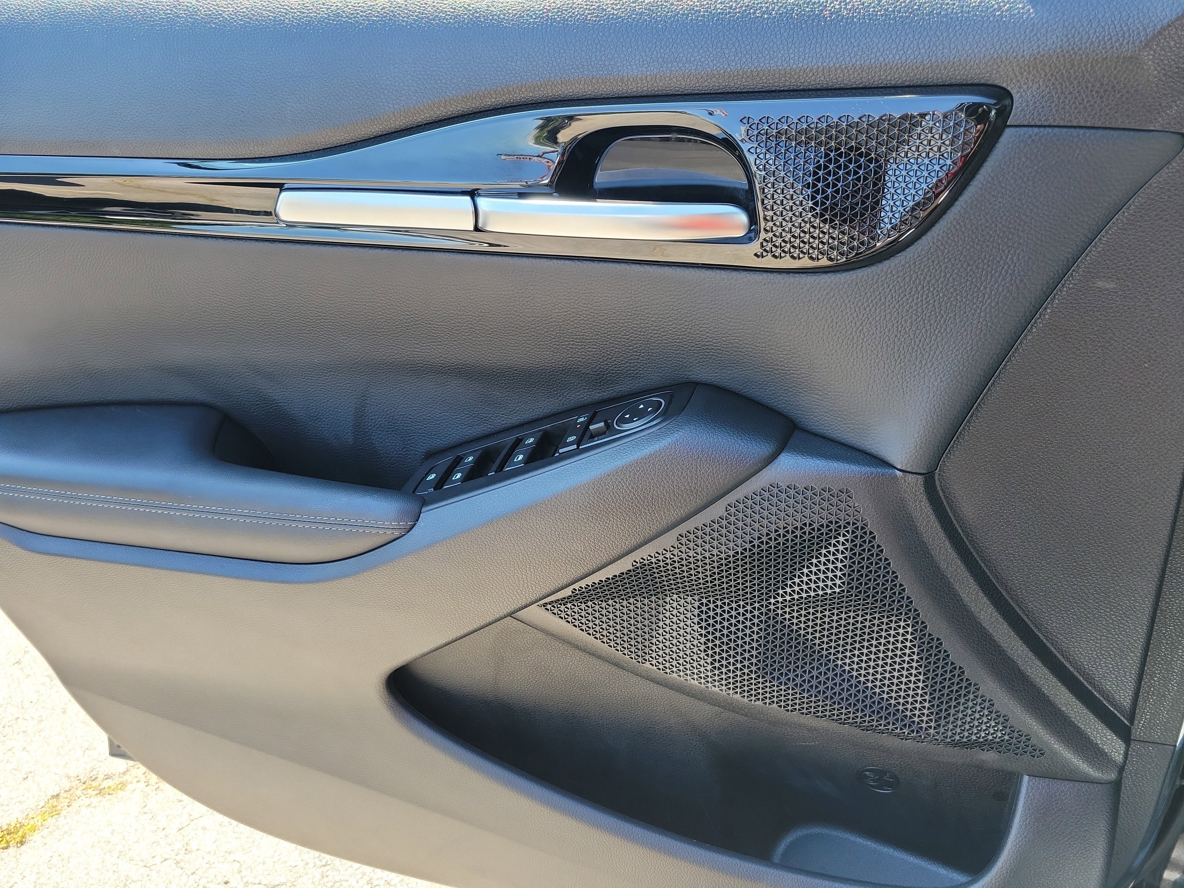 Used 2025 Kia Seltos S FWD image 19