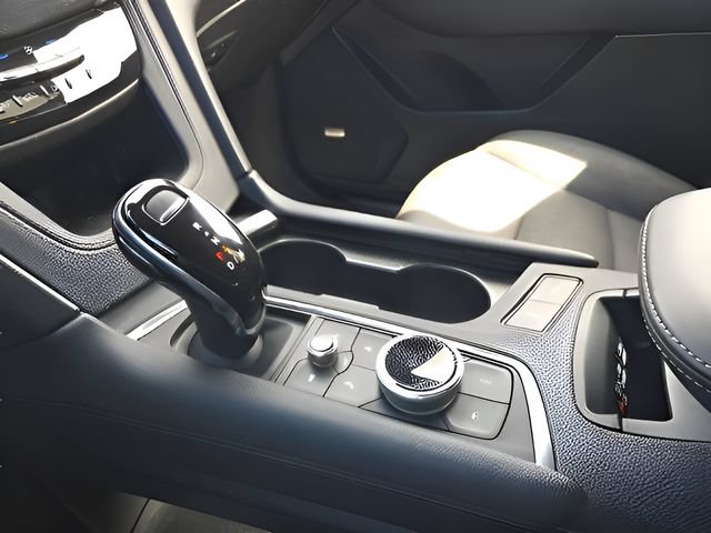 Used 2021 Cadillac XT5 Sportv w/ LPO, ONYX Package AWD/4WD image 29