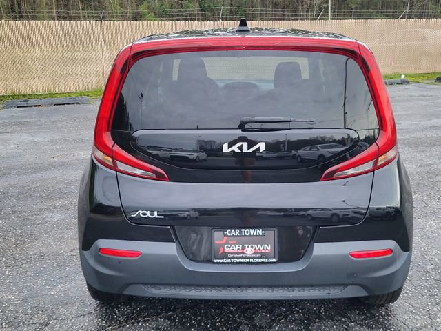 Used 2022 Kia Soul LX w/ Technology Package image 3