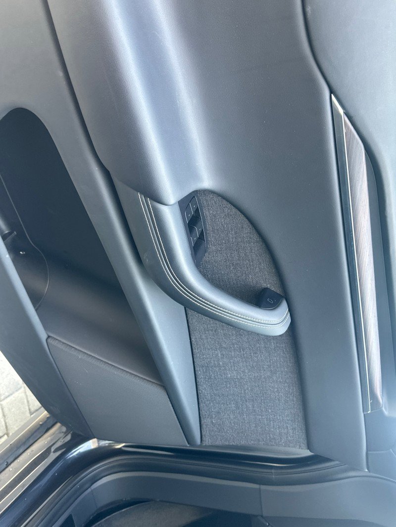 Used 2024 Tesla Model X image 37