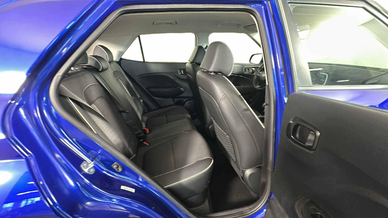 Certified 2023 Hyundai Venue Limited FWD image 38