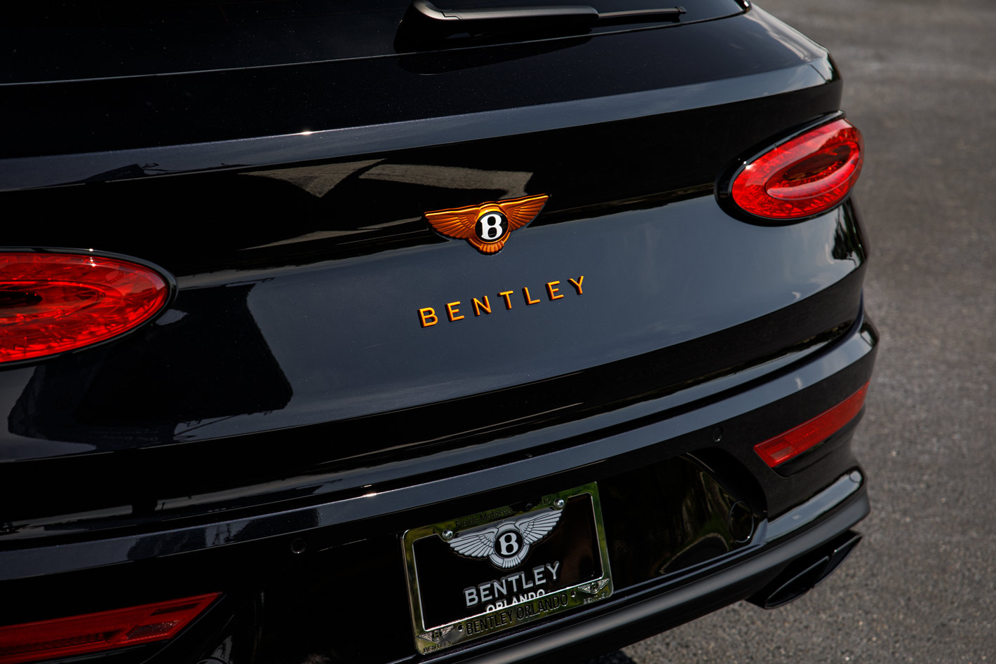 Certified 2023 Bentley Bentayga Extended Wheelbase AWD/4WD image 16