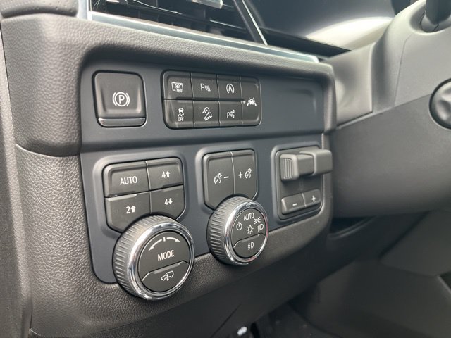 New 2026 Chevrolet Suburban High Country AWD/4WD image 13