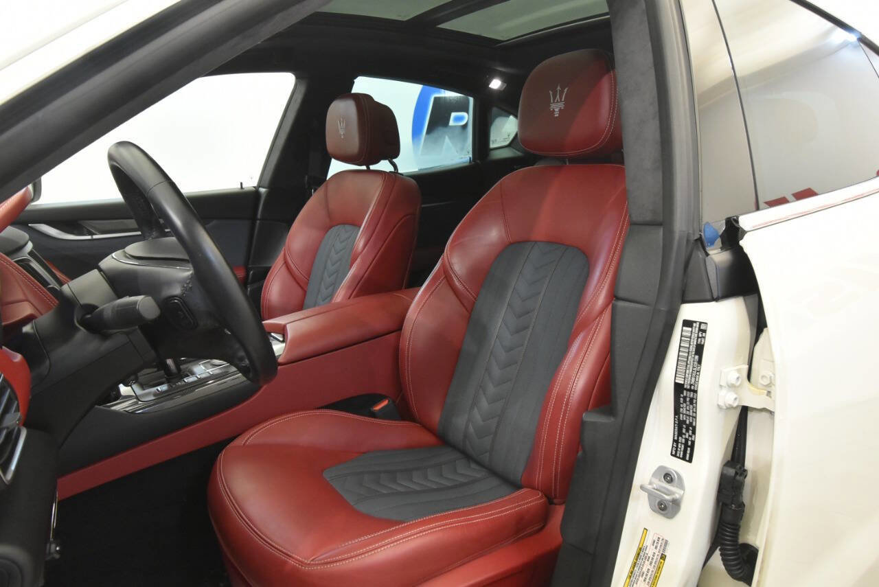 Used 2020 Maserati Levante GranLusso image 11