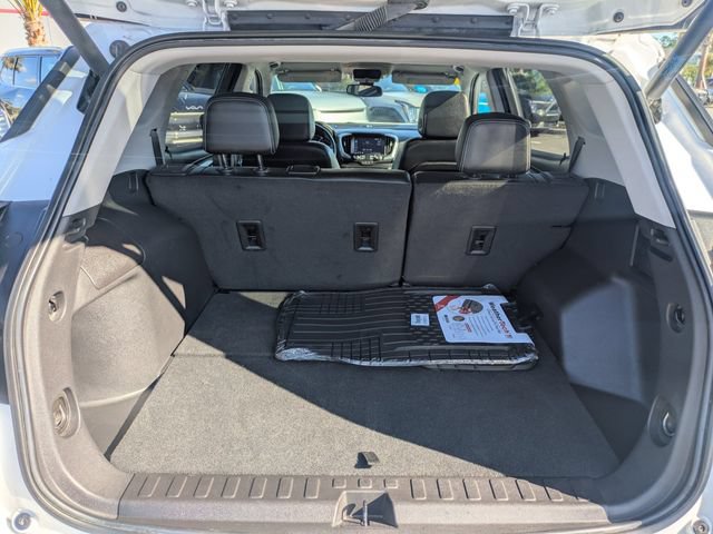 Used 2024 GMC Terrain SLT AWD/4WD image 12