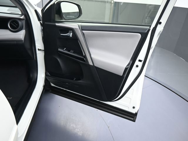 Used 2018 Toyota RAV4 Limited w/ Protection Package image 29