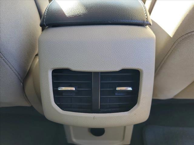 Used 2020 Ford Fusion SE image 17