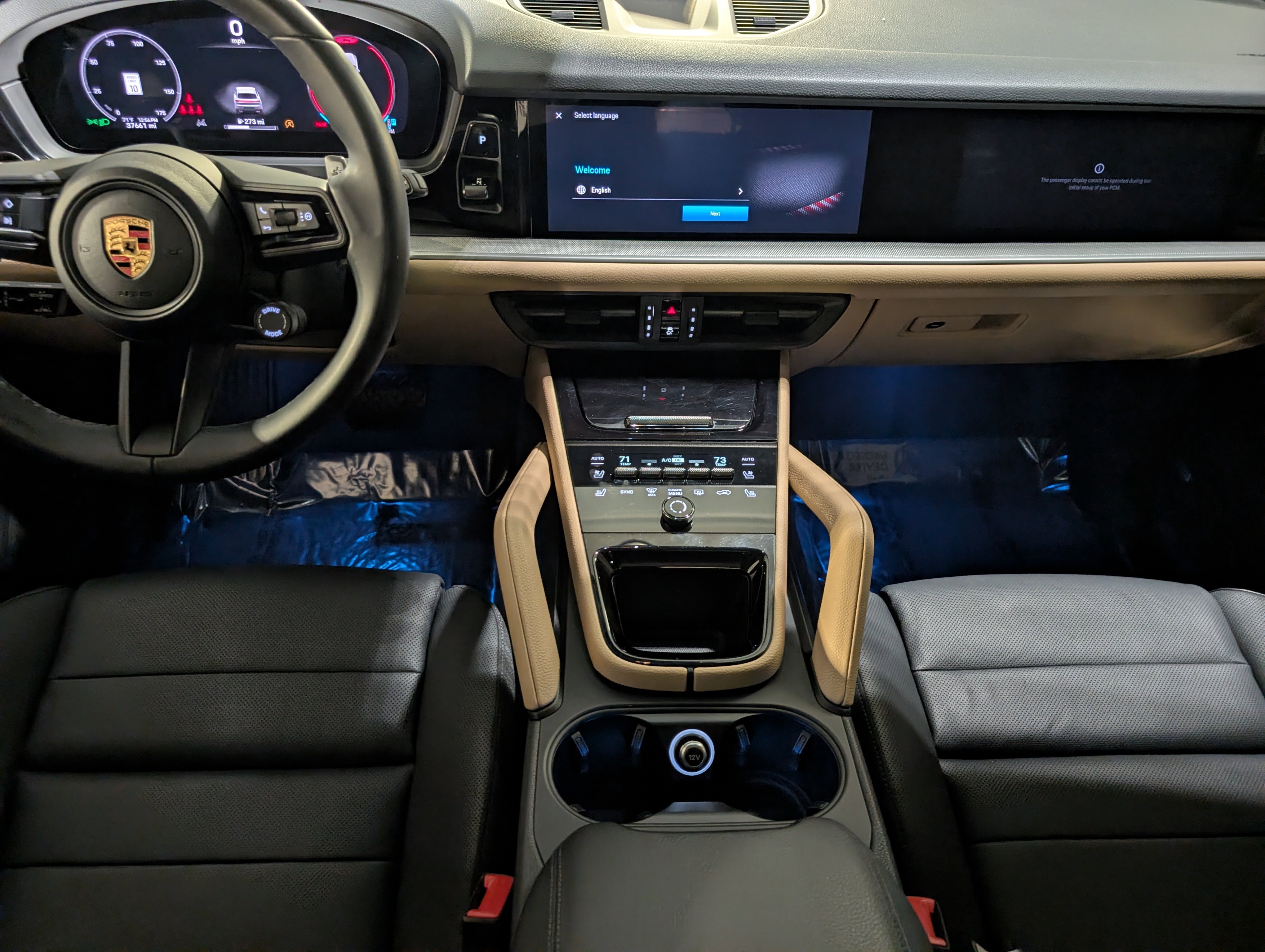 Certified 2024 Porsche Cayenne AWD/4WD image 6