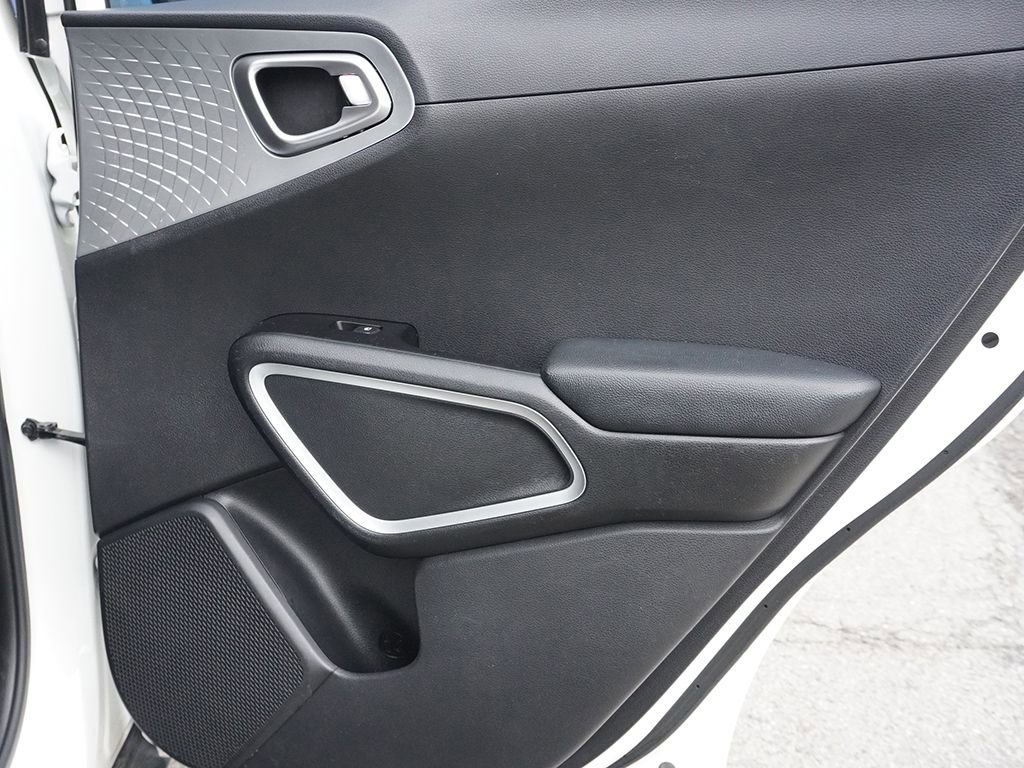 Used 2020 Kia Soul LX FWD image 18