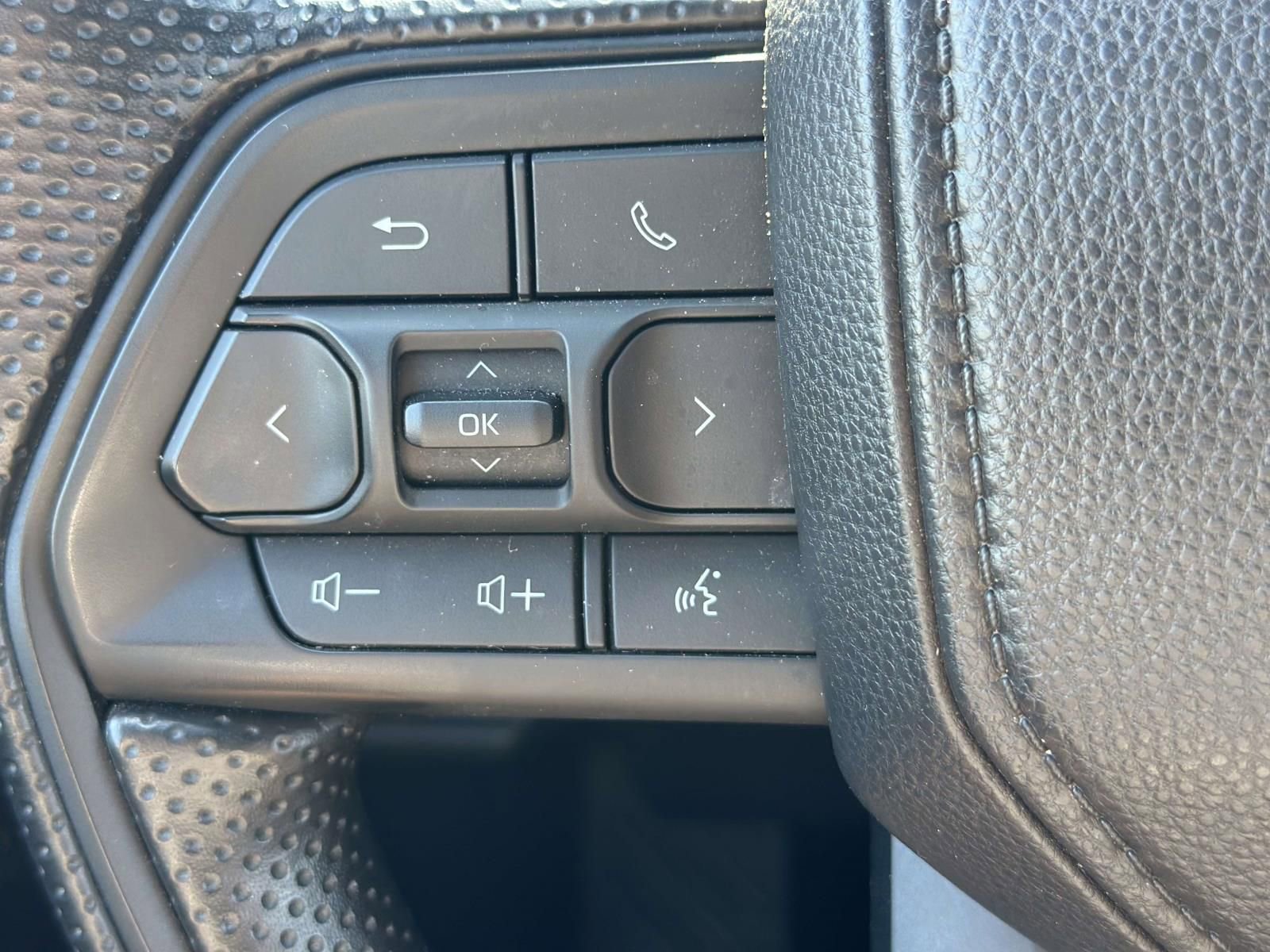 Used 2024 Toyota Tacoma SR RWD image 14