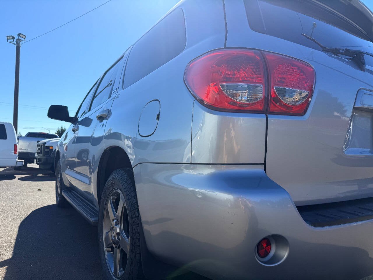 Used 2014 Toyota Sequoia SR5 w/ Sport Appearance Package AWD/4WD image 38