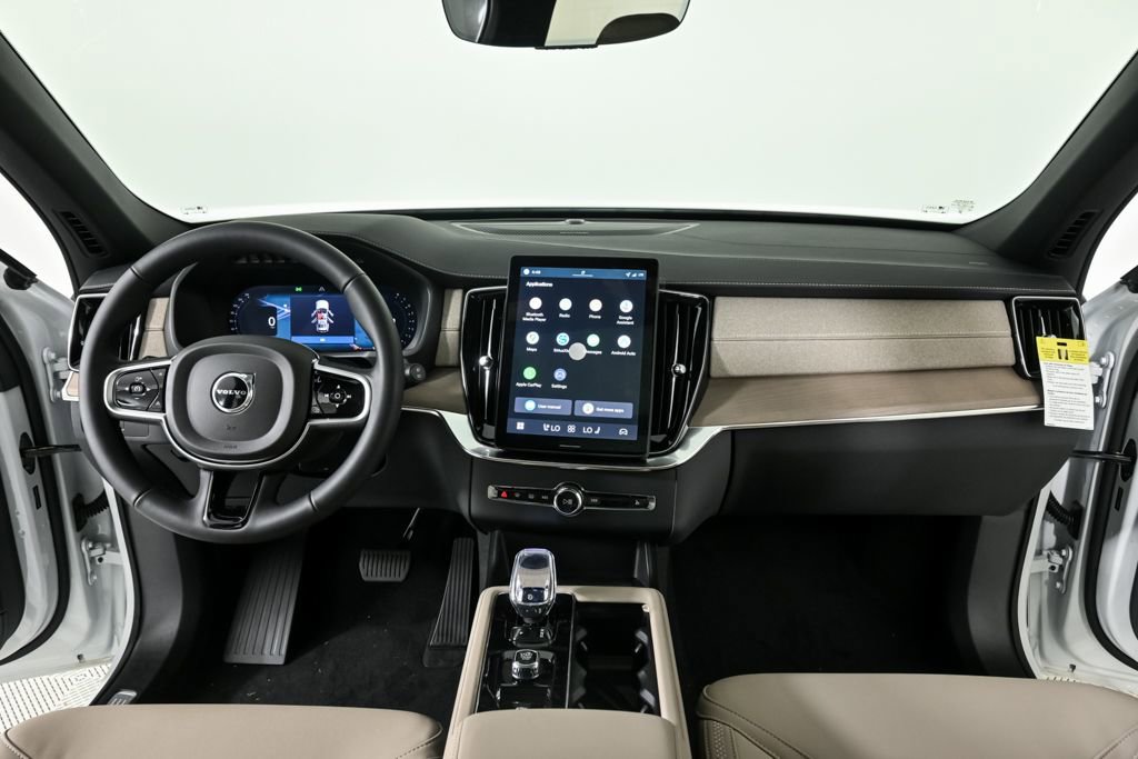 Certified 2026 Volvo XC90 B6 Plus w/ Protection Package Premier image 20