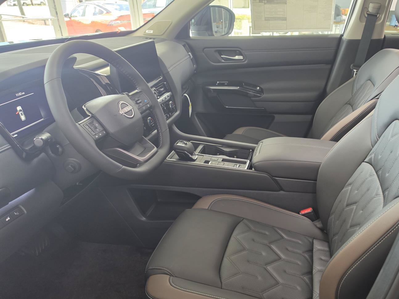 New 2026 Nissan Pathfinder Platinum FWD image 10