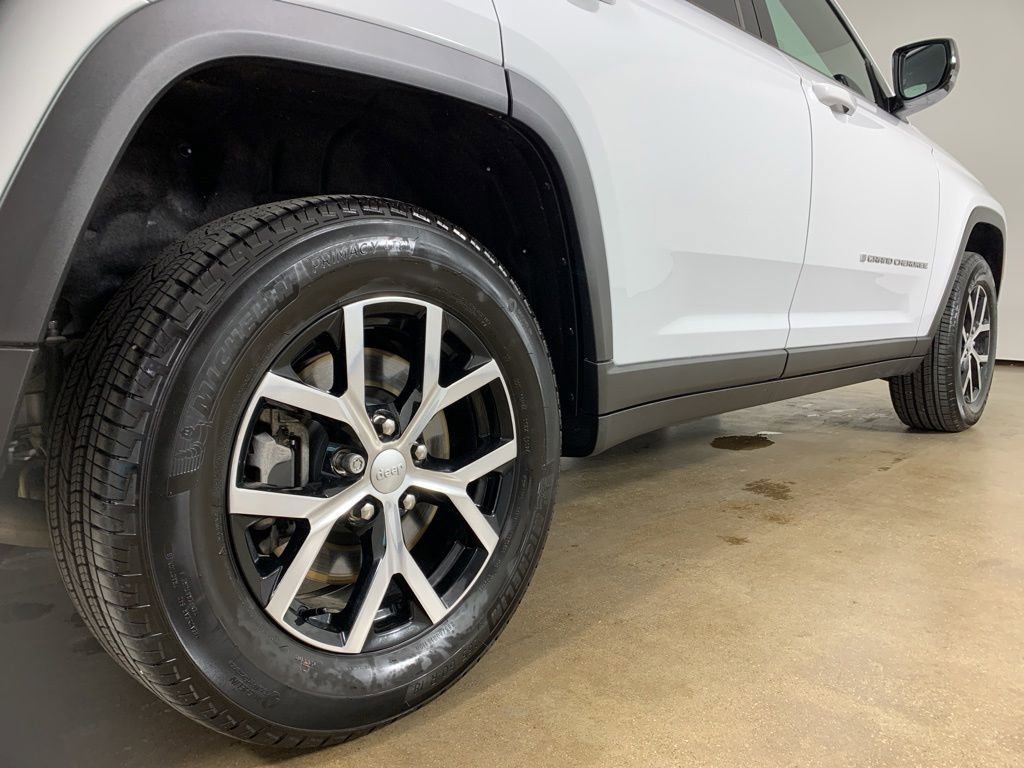 Used 2025 Jeep Grand Cherokee L Limited AWD/4WD image 7