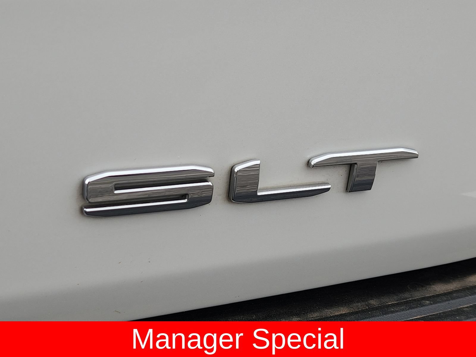Used 2024 GMC Yukon SLT AWD/4WD image 13