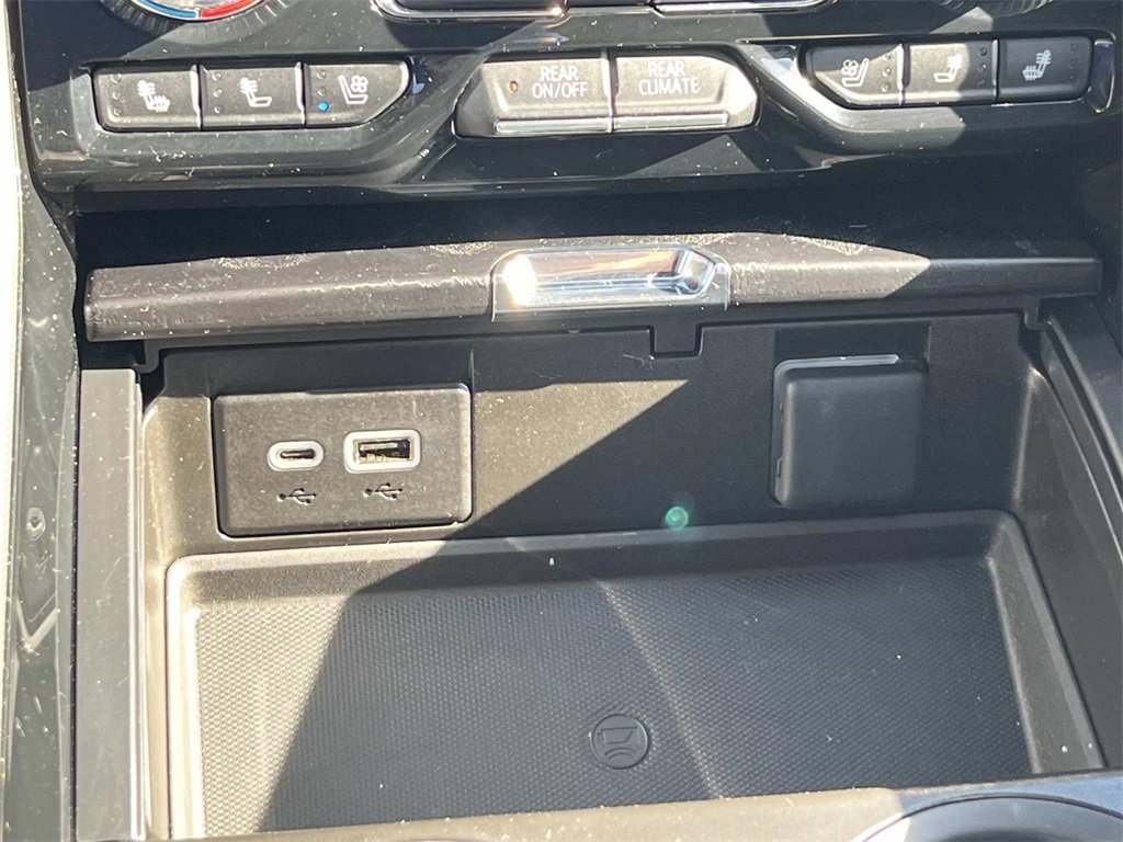 Used 2024 GMC Yukon XL Denali image 38