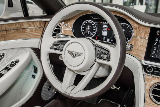 Used 2021 Bentley Continental GT V8 image 11