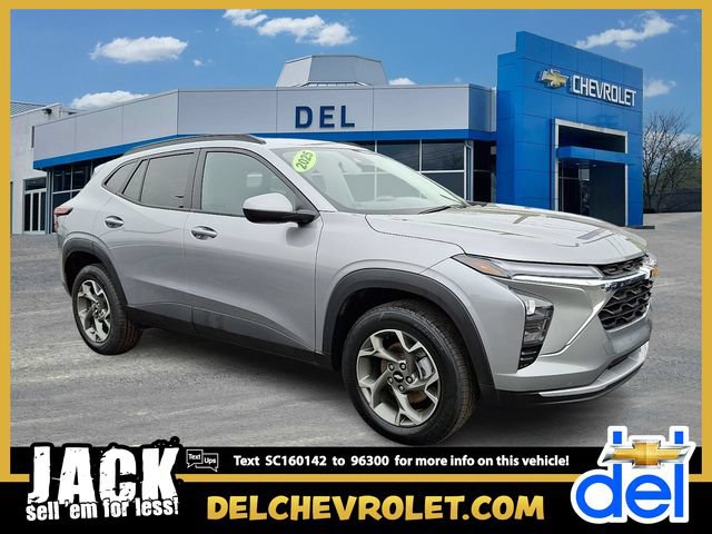 Used 2025 Chevrolet Trax LT FWD image 1