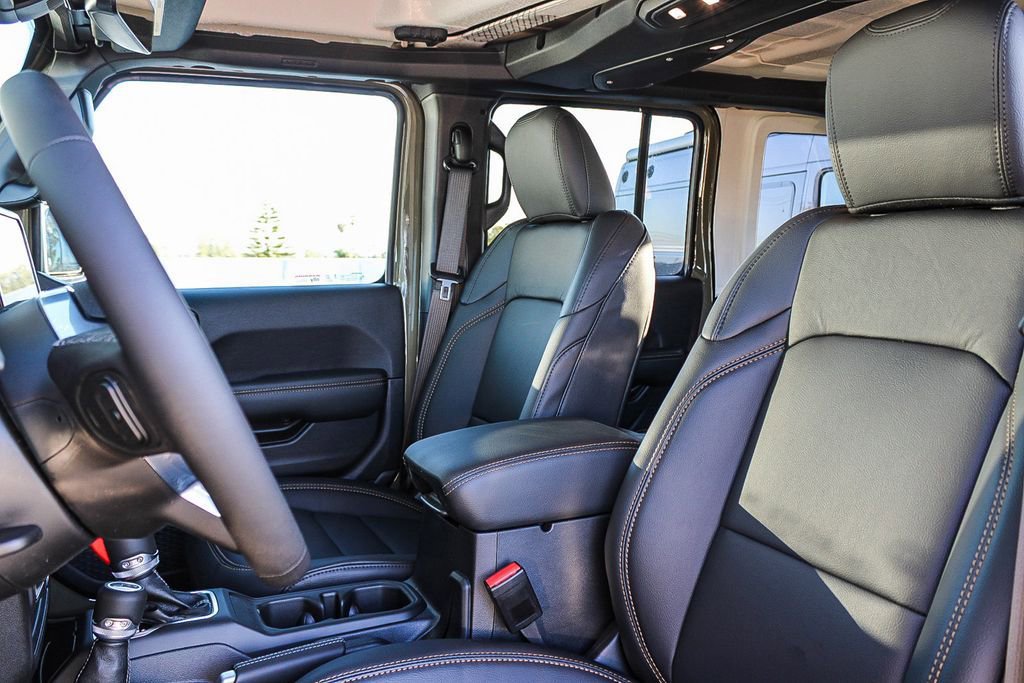 New 2026 Jeep Wrangler Unlimited Sahara AWD/4WD image 19