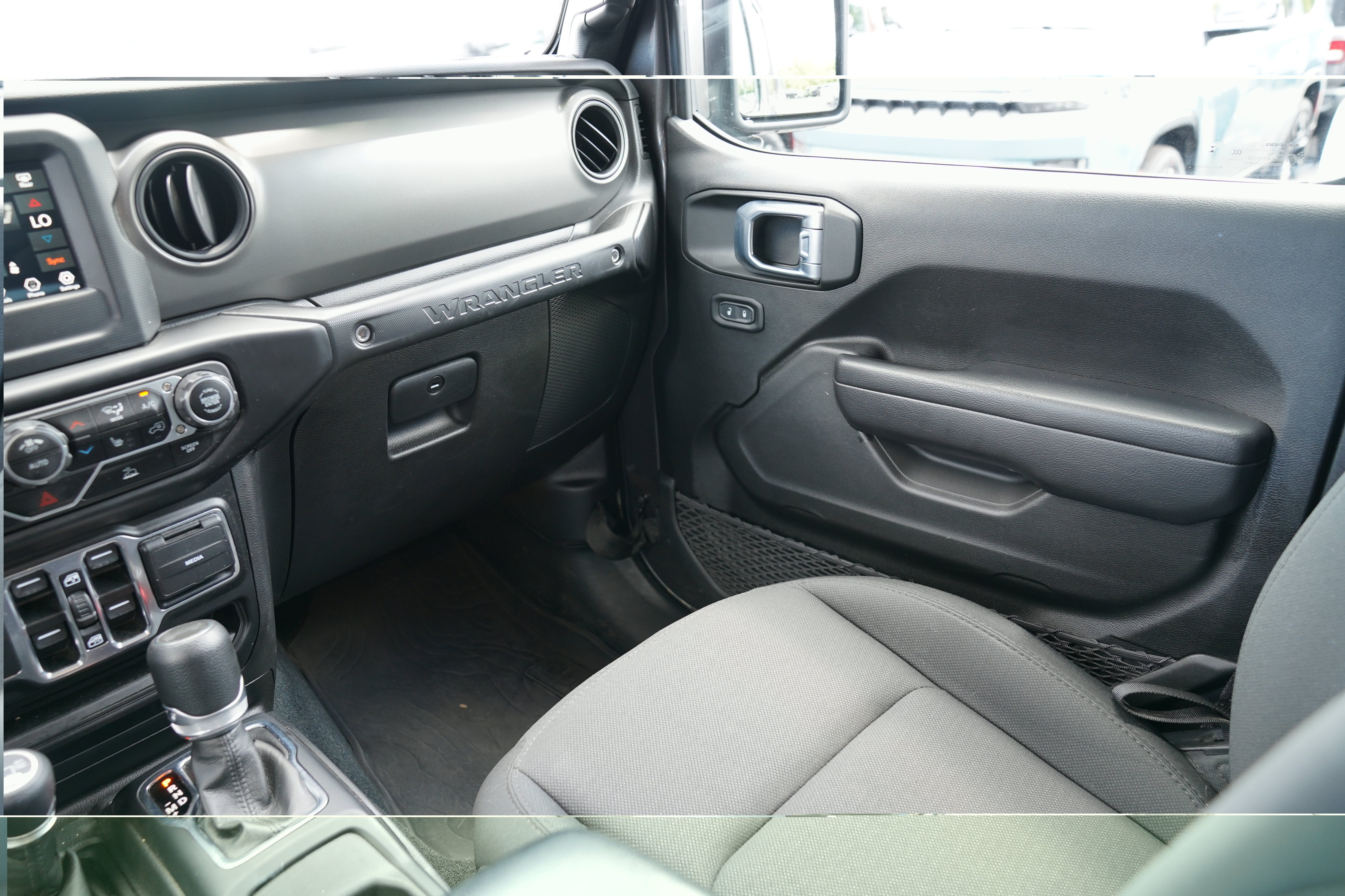 Used 2023 Jeep Wrangler Unlimited w/ Cold Weather Group AWD/4WD image 10