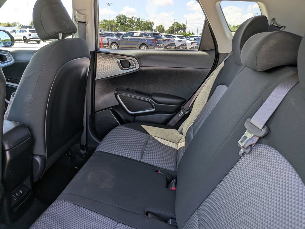 Certified 2023 Kia Soul S FWD image 17
